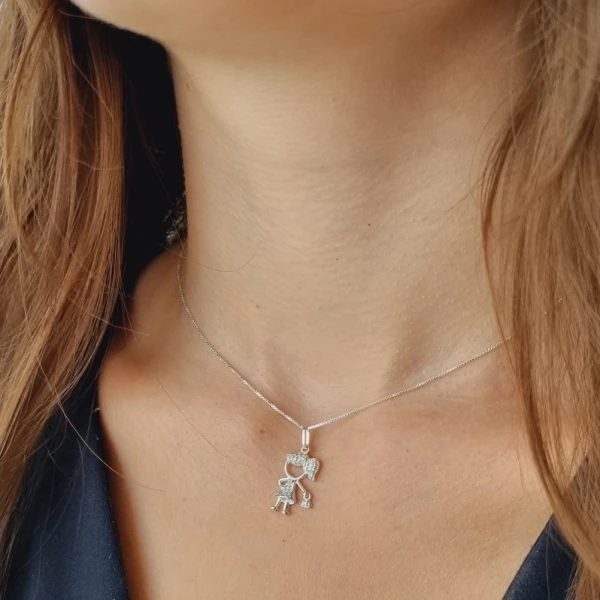 Pingente Cravejado Menina