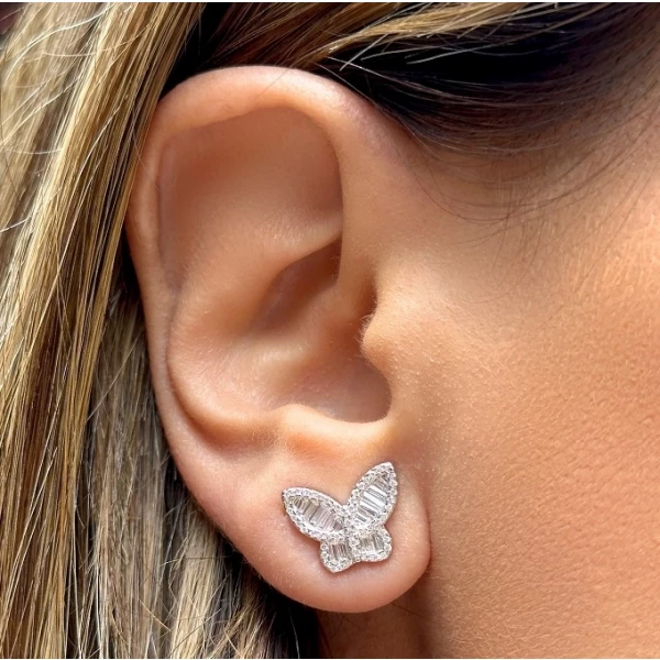 Brinco Borboleta de Cristais em Baguete